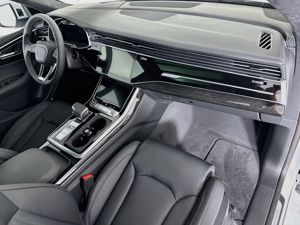 Thumbnail: 2026 Audi Q8 - 19