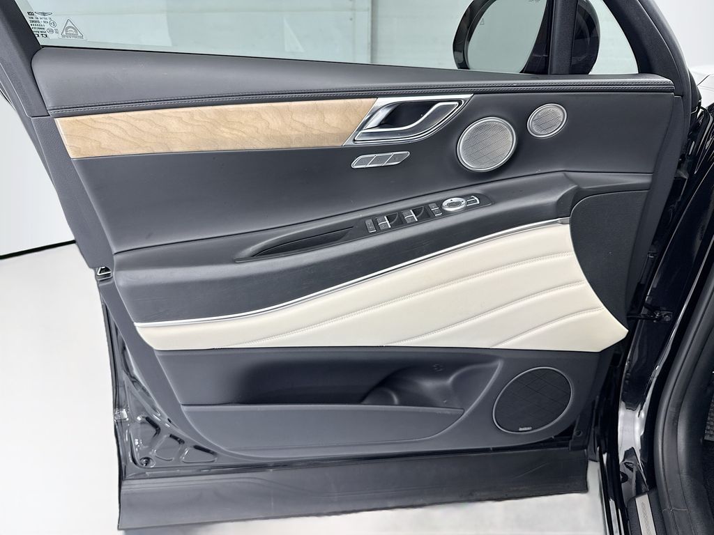 Thumbnail: 2023 Genesis GV80 - 23