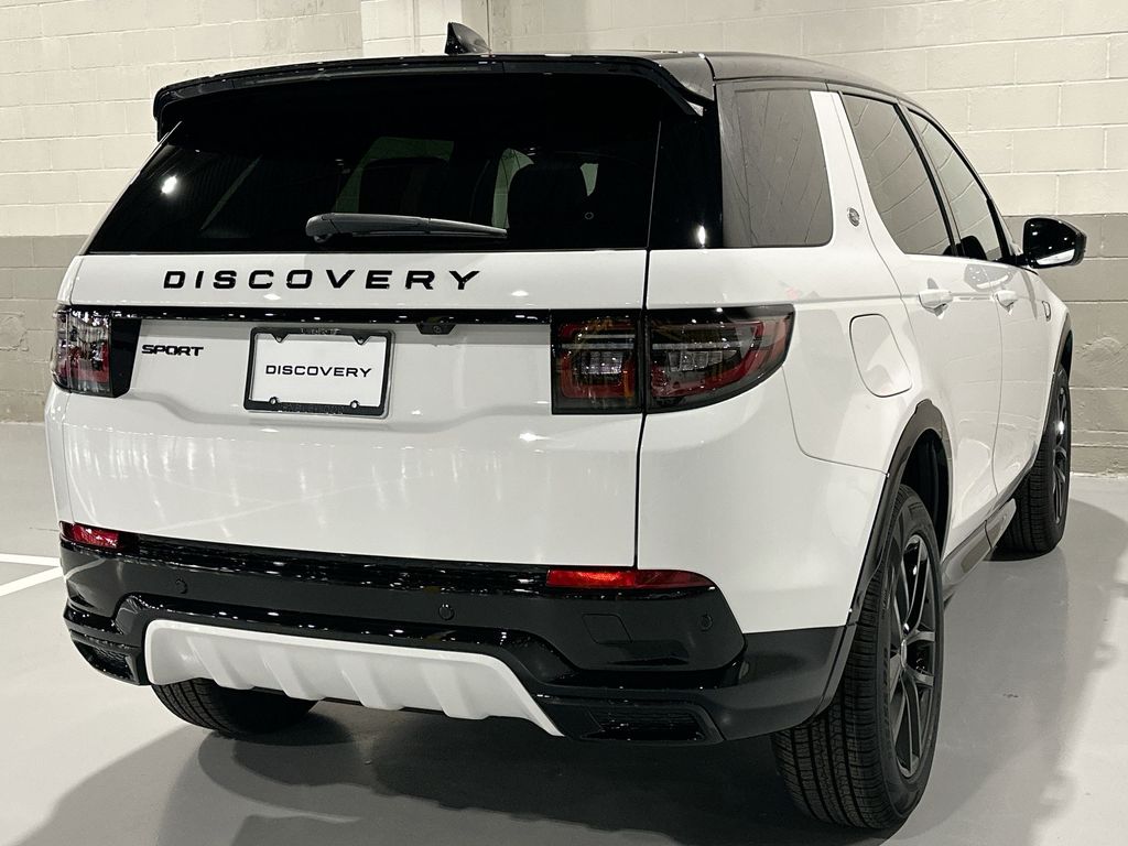 Thumbnail: 2026 Land Rover Discovery Sport - 3