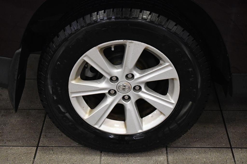 Thumbnail: 2012 Toyota Highlander - 12