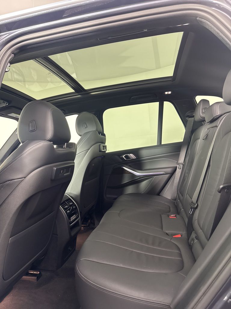 Thumbnail: 2020 BMW X5 - 10