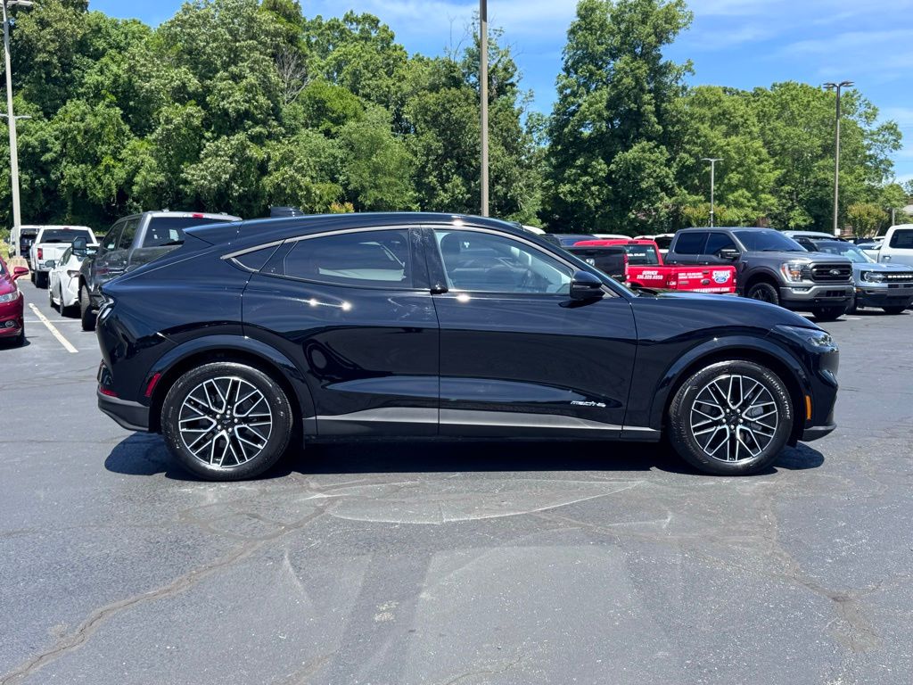 FordMustang Mach-E7