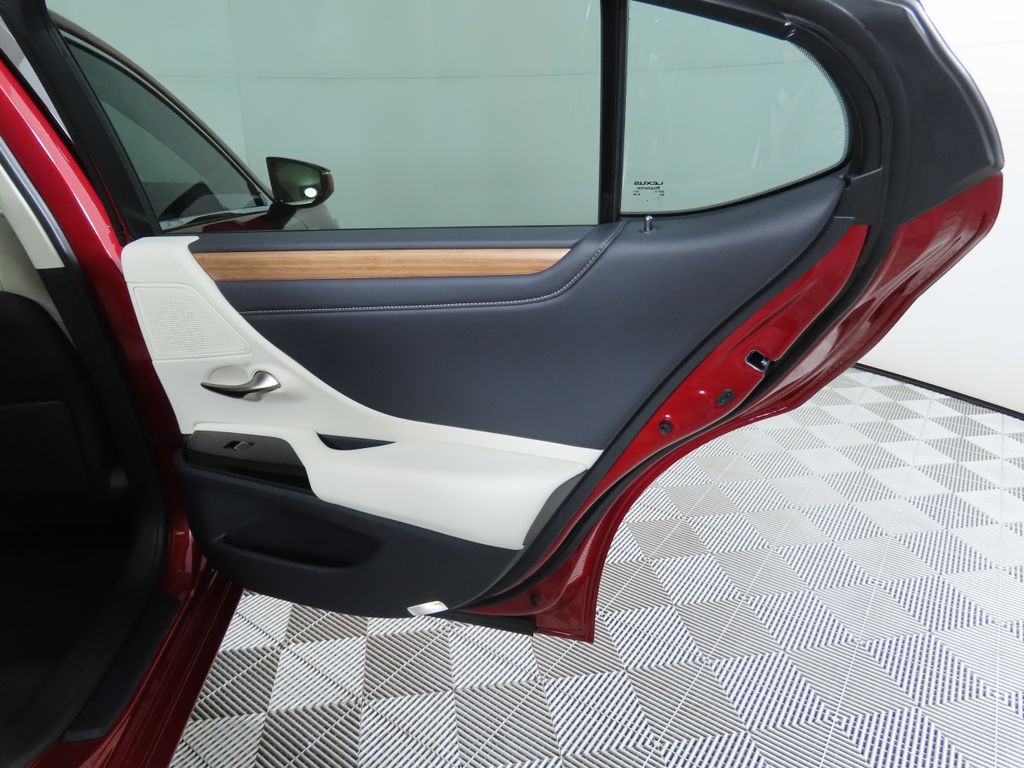 Thumbnail: 2025 Lexus ES - 27