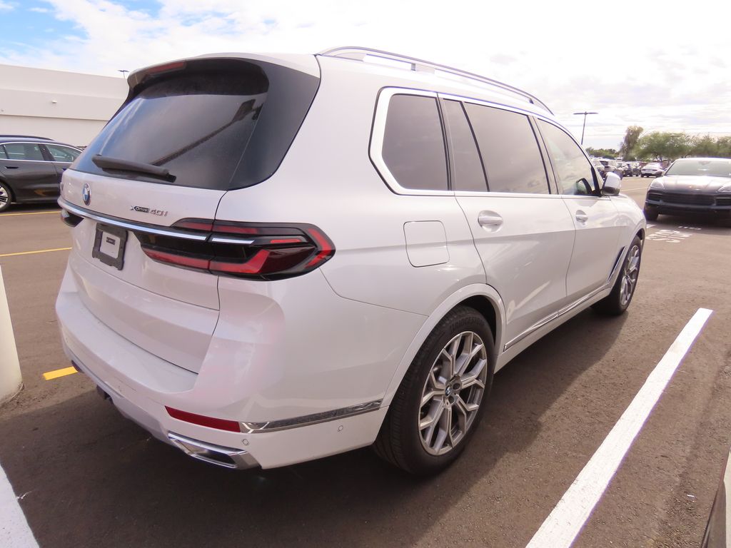 Thumbnail: 2025 BMW X7 - 3