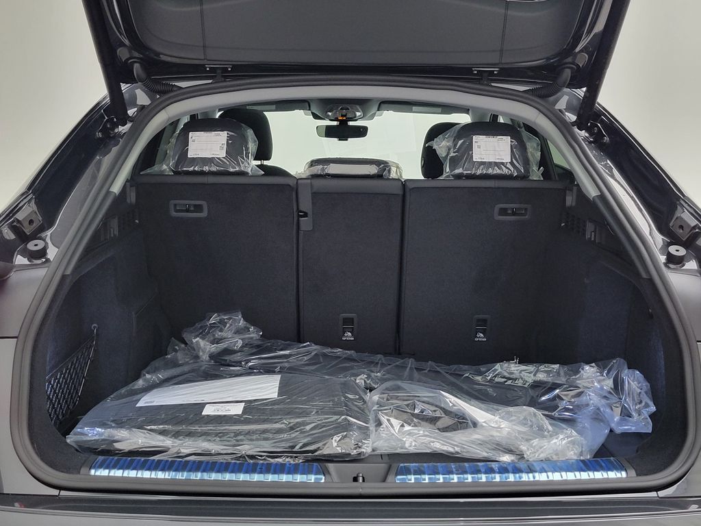 Thumbnail: 2026 Audi Q5 - 9