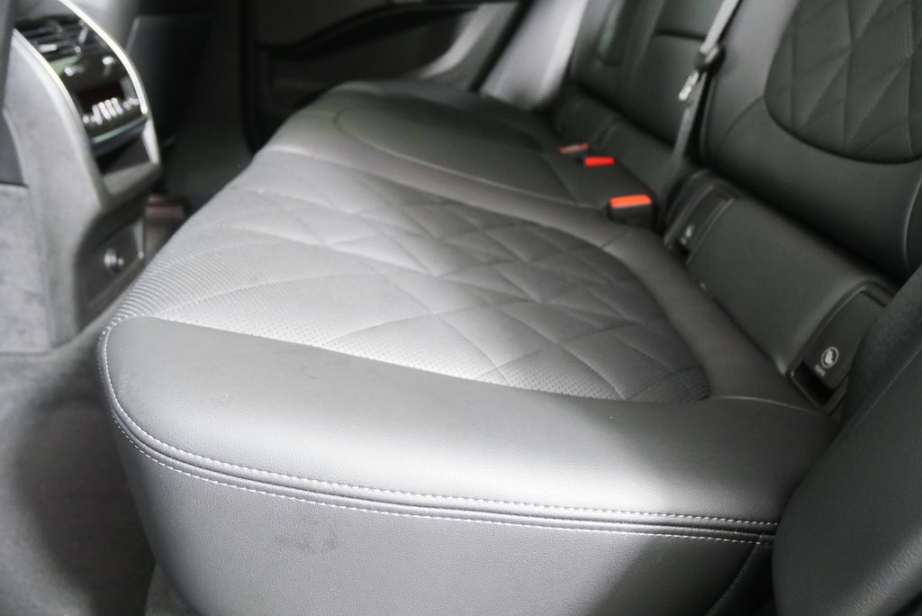 Thumbnail: 2025 BMW X6 - 15