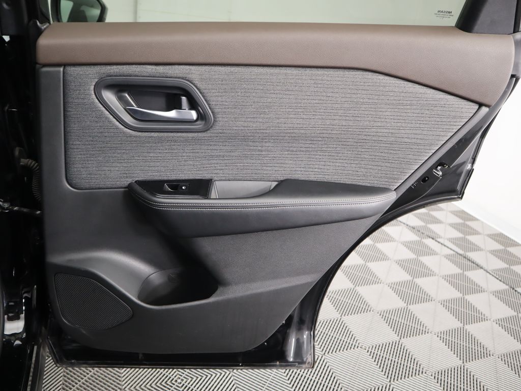 Thumbnail: 2023 Nissan Rogue - 27