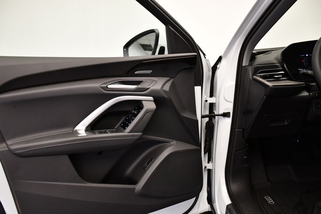 Thumbnail: 2025 Audi Q5 - 31