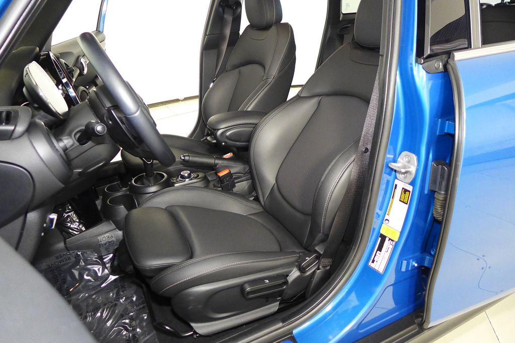 Thumbnail: 2023 MINI Cooper - 22