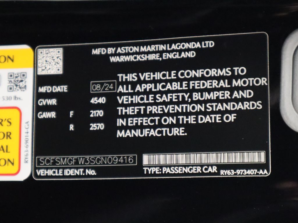 2025 Aston Martin Vantage  32