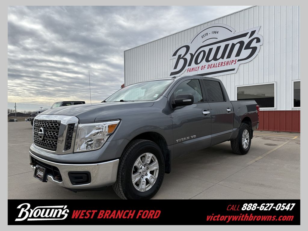 2018 Nissan Titan SV Crew Cab 4WD