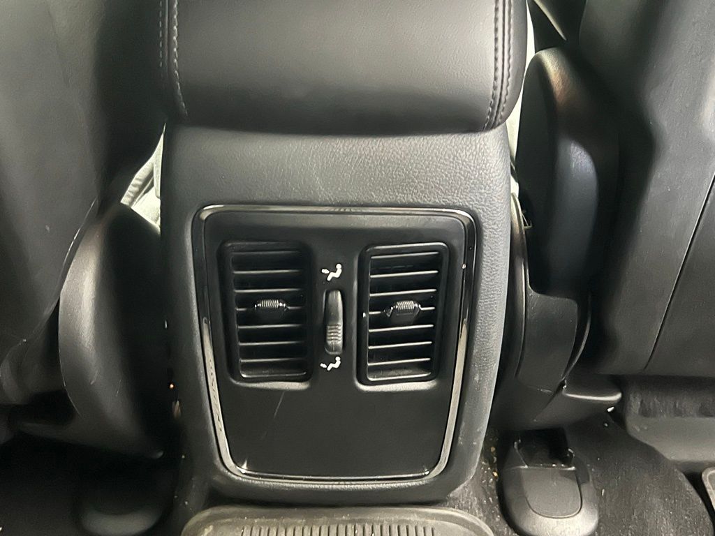 Thumbnail: 2019 Jeep Grand Cherokee - 9