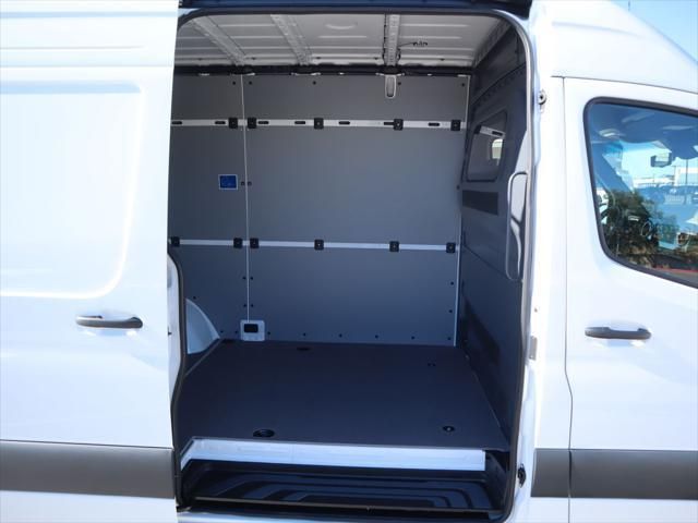 Thumbnail: 2026 Mercedes-Benz Sprinter - 25