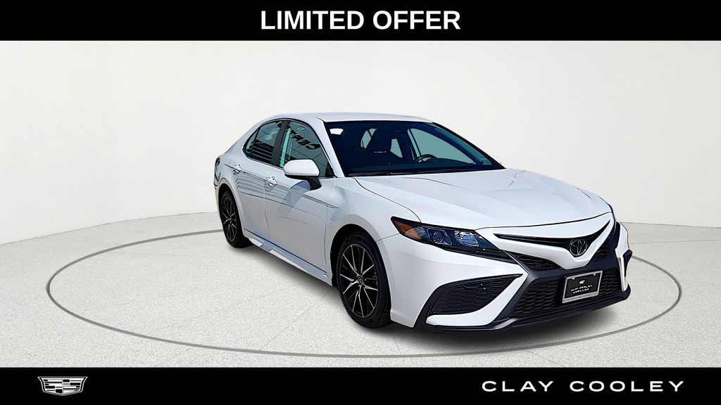2024 Toyota Camry SE FWD