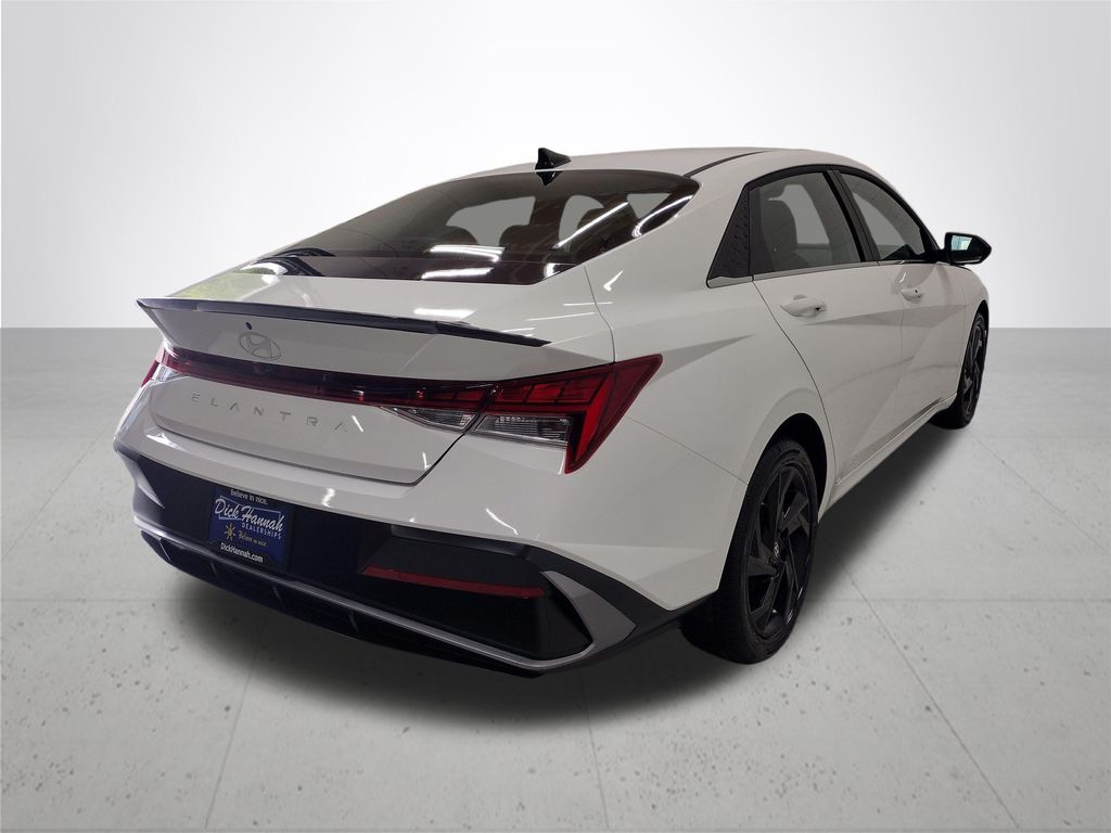 2026 Hyundai Elantra SEL Sport