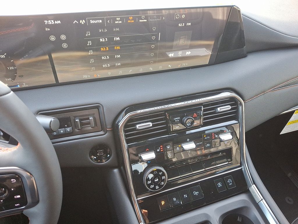 2025 Nissan Armada  8