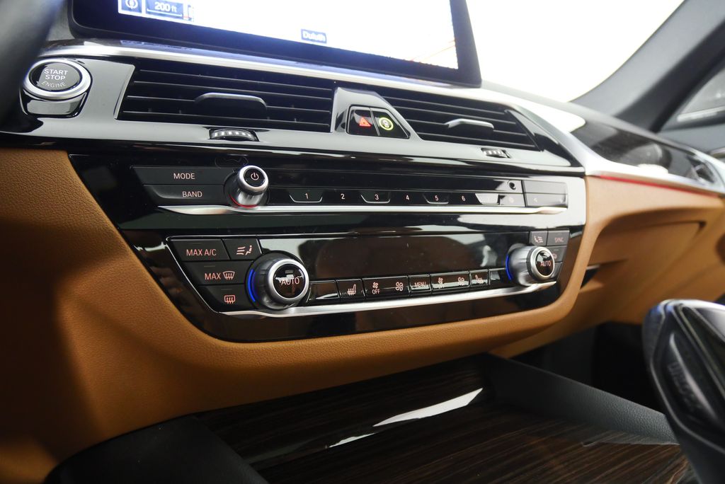 Thumbnail: 2023 BMW 5 Series - 27