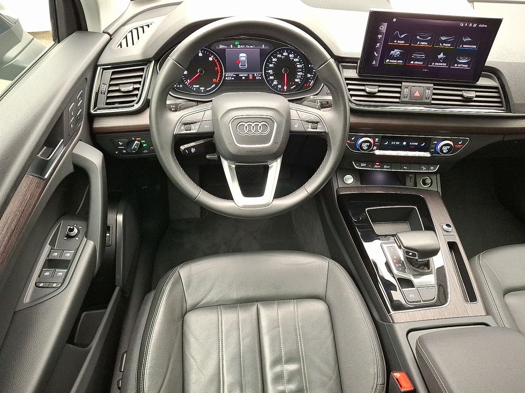 Thumbnail: 2022 Audi Q5 - 11