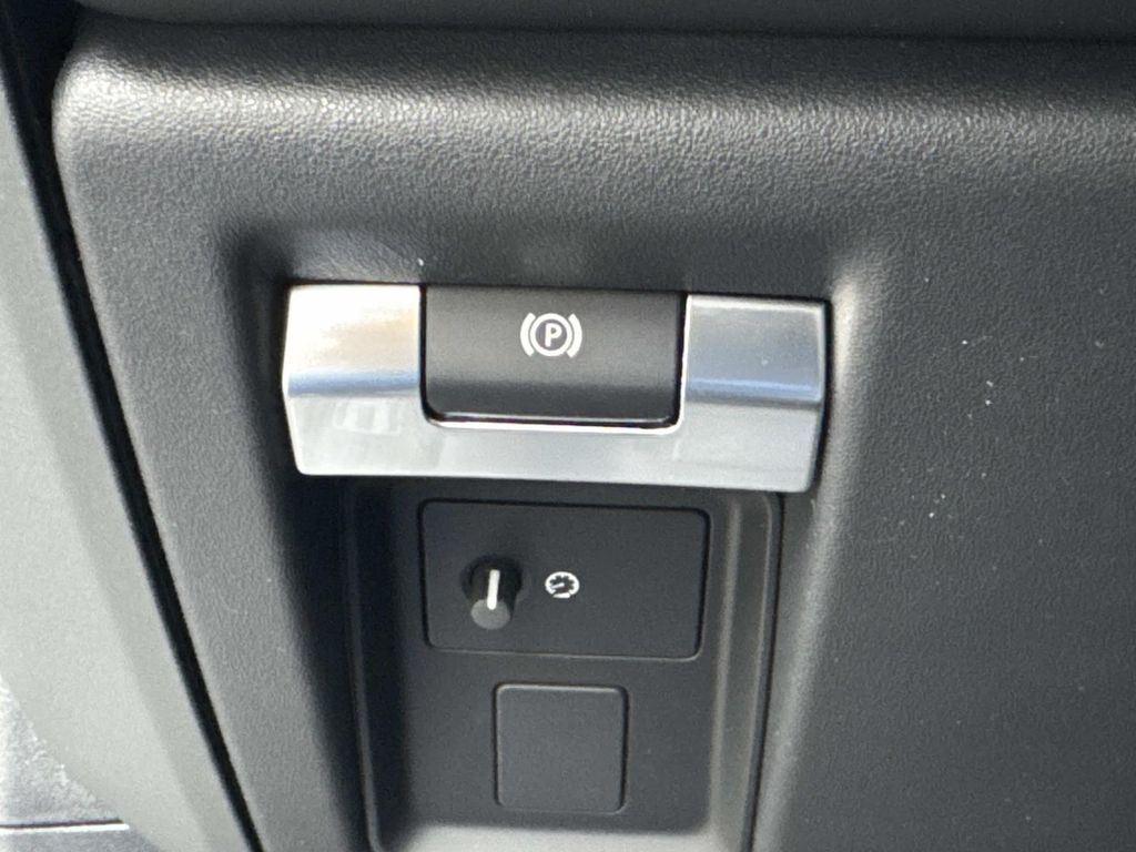 New 2026 Gray Land Rover X-Dynamic SE image 30