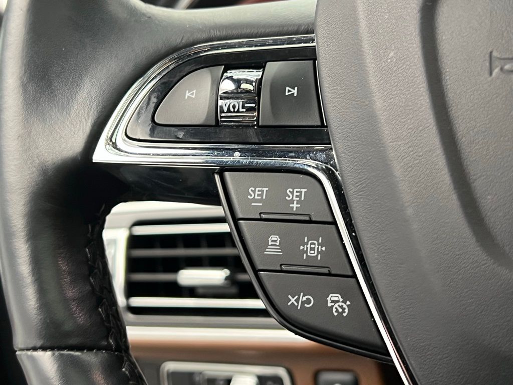 Thumbnail: 2024 Lincoln Navigator - 20