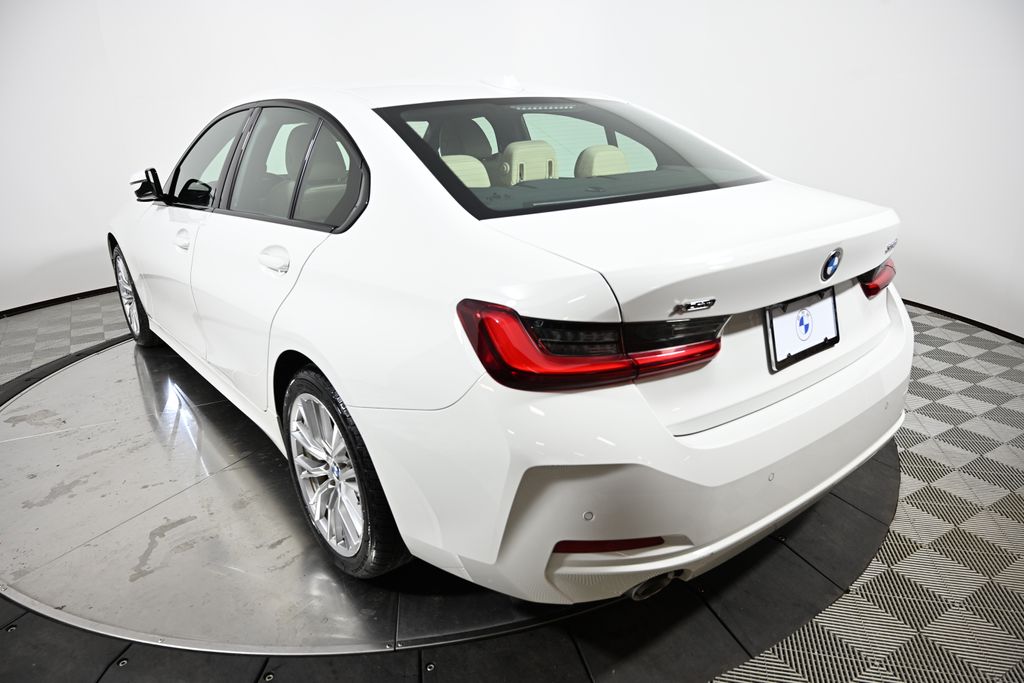 Thumbnail: 2023 BMW 3 Series - 3
