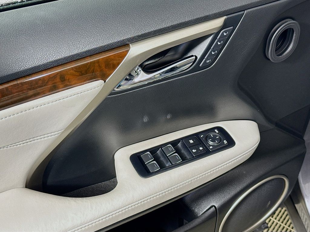 Thumbnail: 2017 Lexus RX - 18