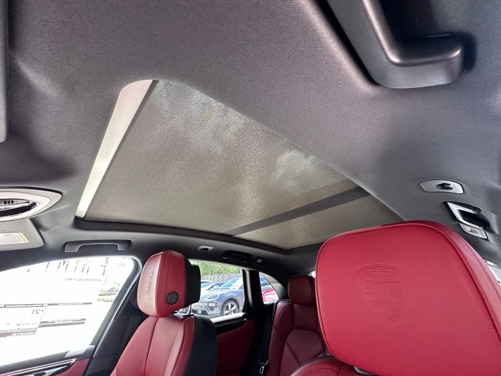 Thumbnail: 2026 Porsche Macan - 24