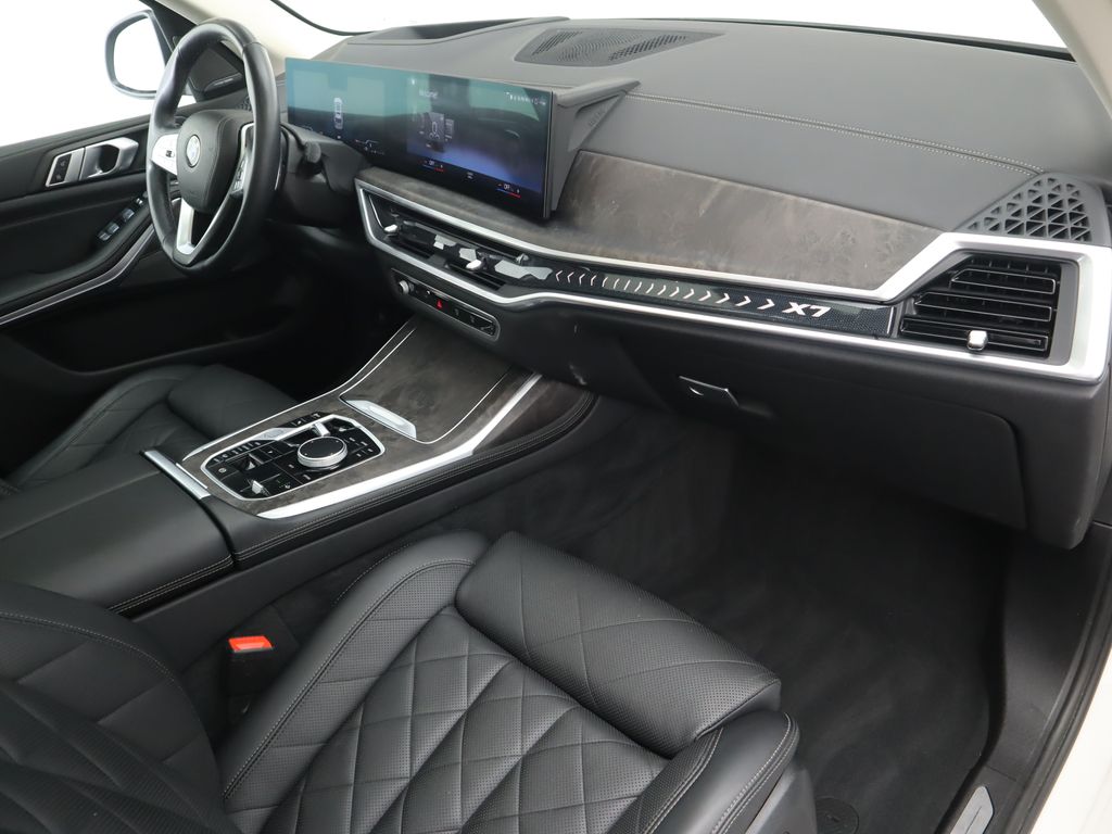 Thumbnail: 2023 BMW X7 - 18