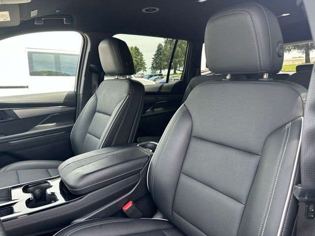 Used 2025 Buick Enclave SUV