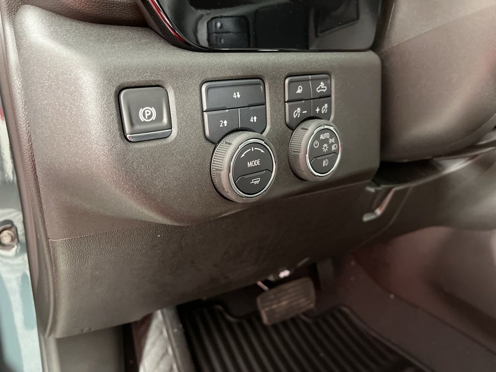 2025 Chevrolet Silverado 2500 LT 30