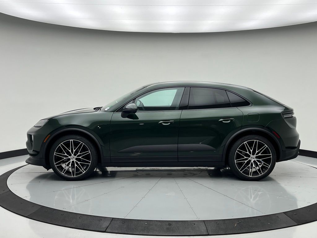 Thumbnail: 2025 Porsche Macan - 2