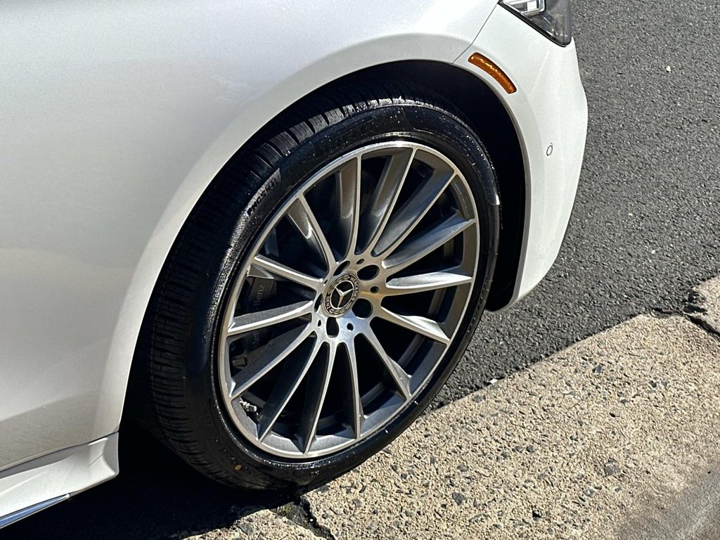 Thumbnail: 2024 Mercedes-Benz S-Class - 18