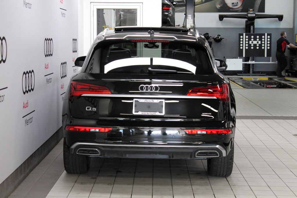 2022 Audi Q5 e Premium 5