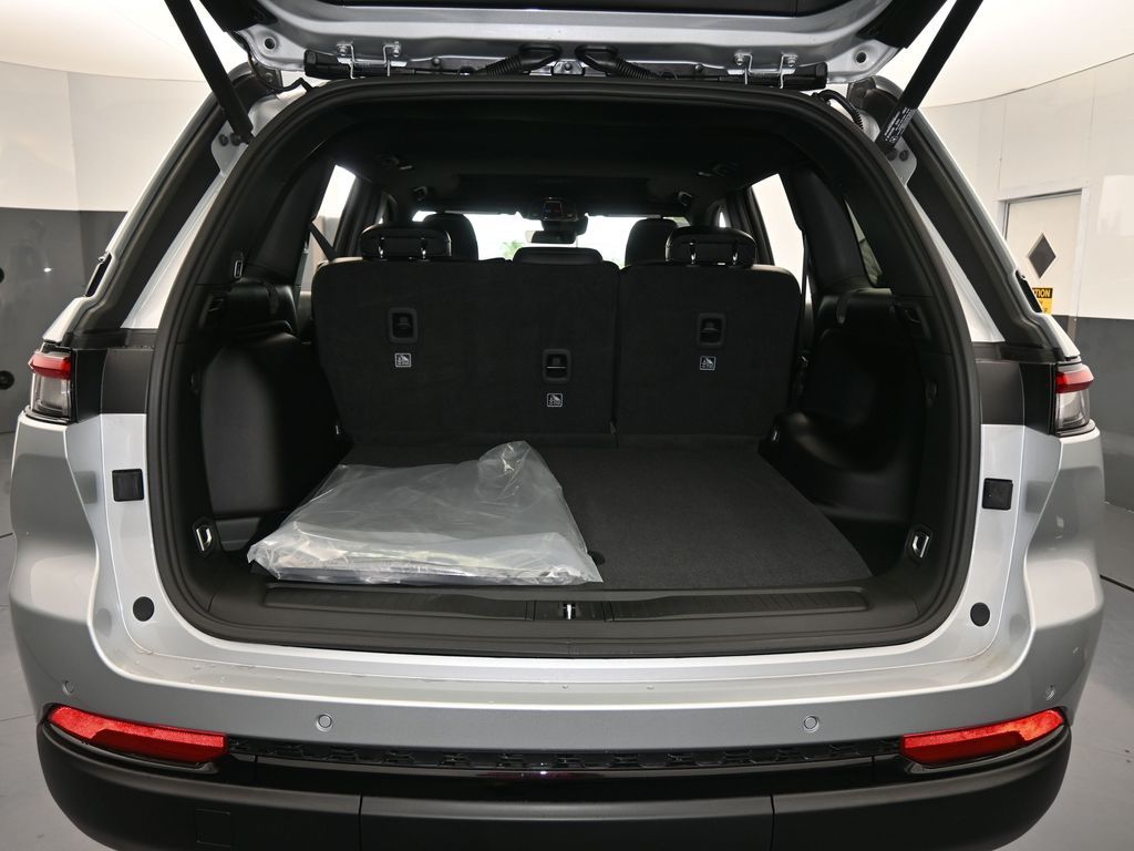 New 2025 Silver Zynith Jeep Altitude X image 32