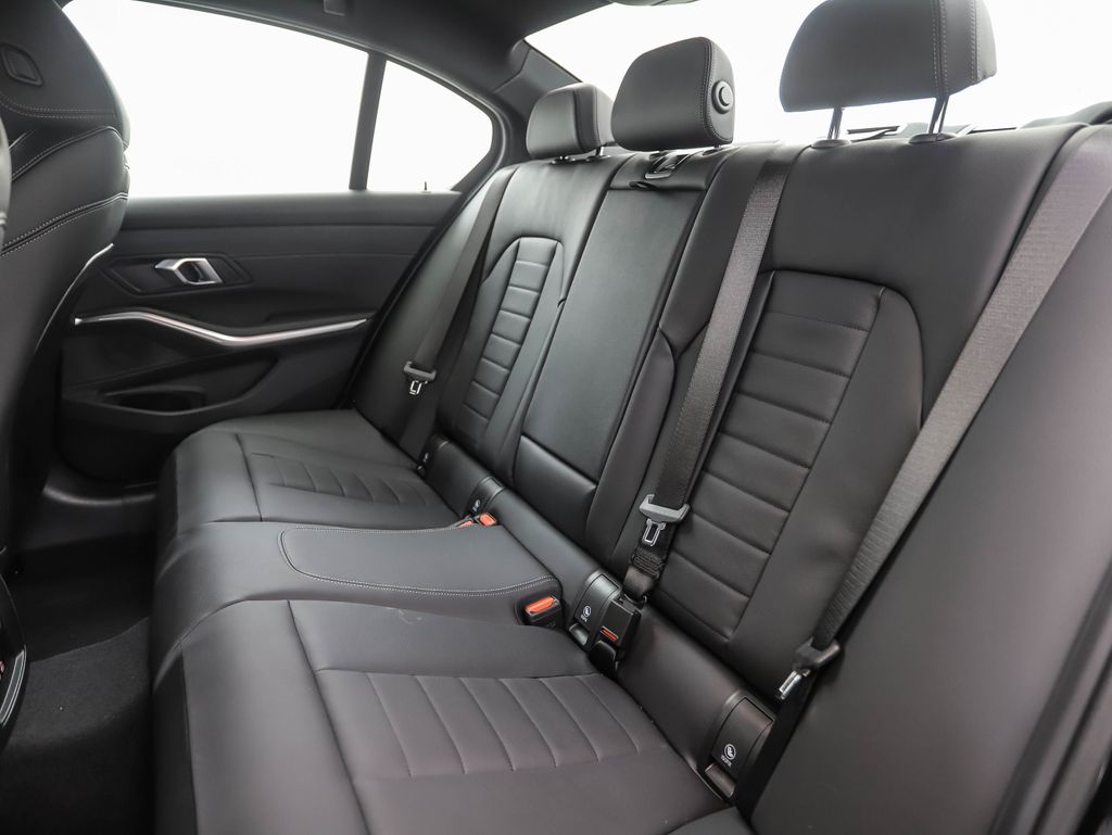 Thumbnail: 2025 BMW 3 Series - 22