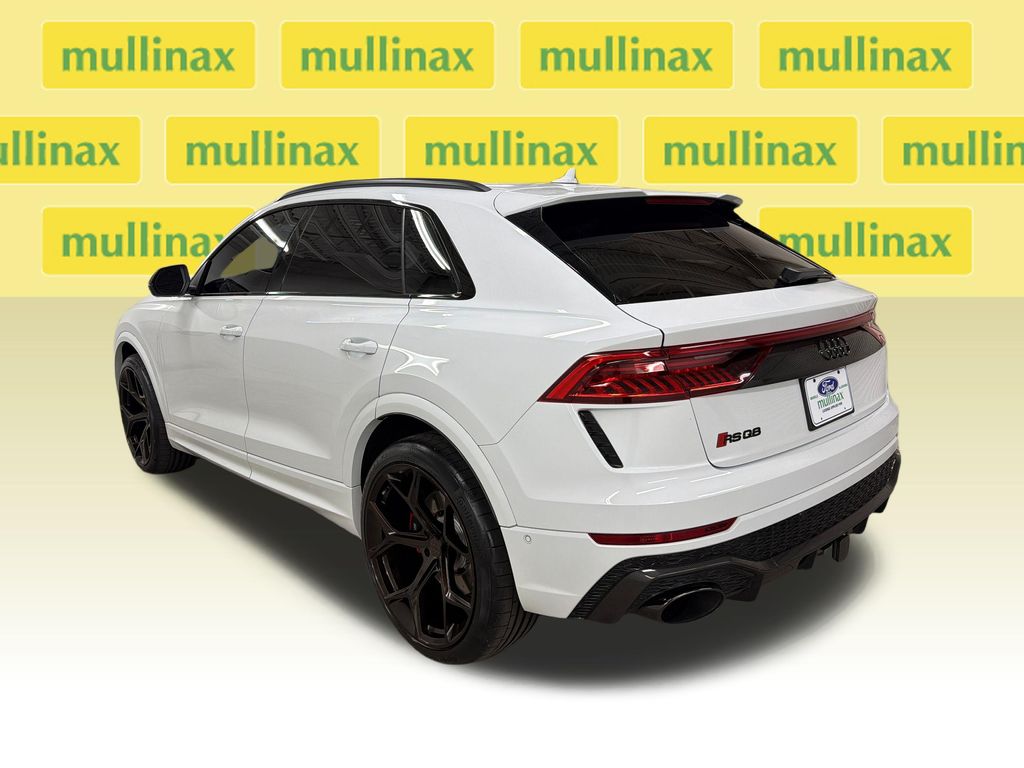 Used 2023  Audi 4.0T image 9