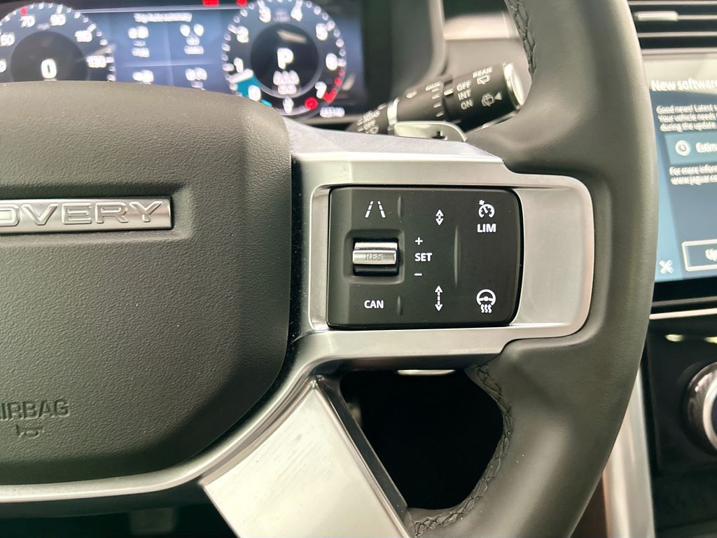 Thumbnail: 2024 Land Rover Discovery - 12