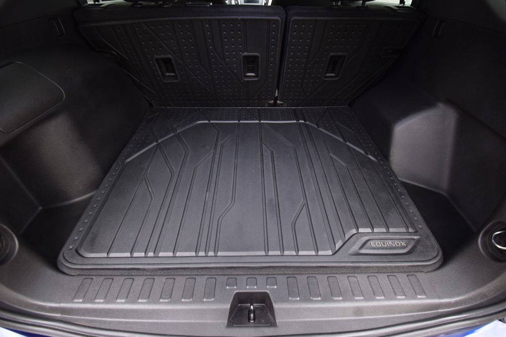 used 2023 Chevrolet Equinox car, priced at $18,400