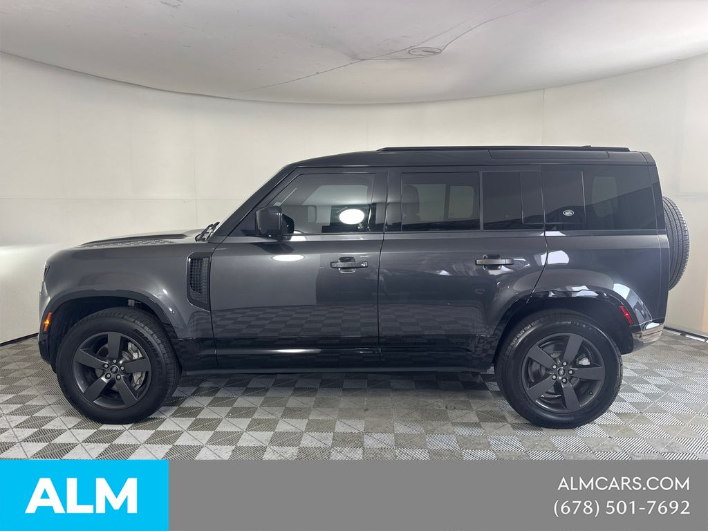 Used 2023 Gray Land Rover X-Dynamic SE image 10
