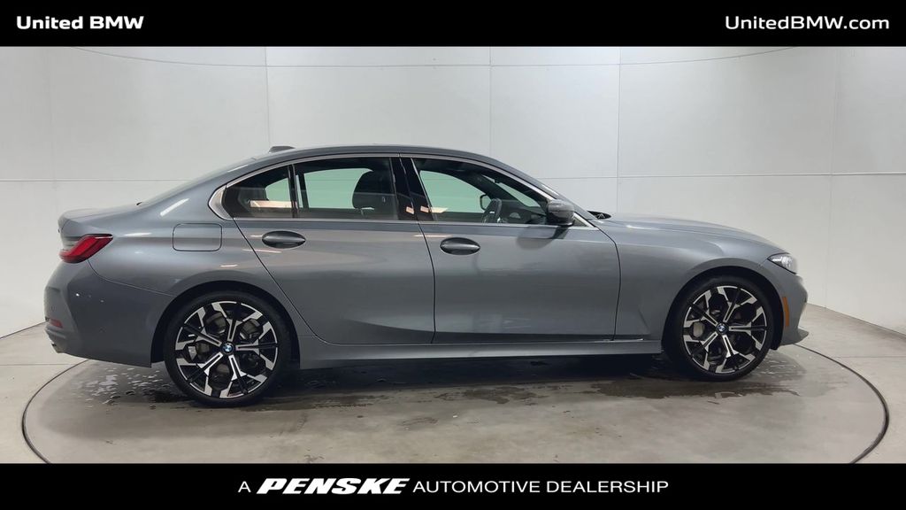 Thumbnail: 2025 BMW 3 Series - 9