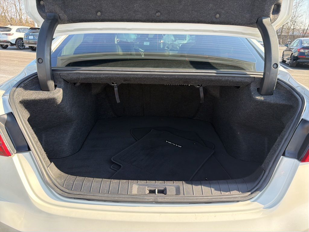 Thumbnail: 2017 Nissan Maxima - 22