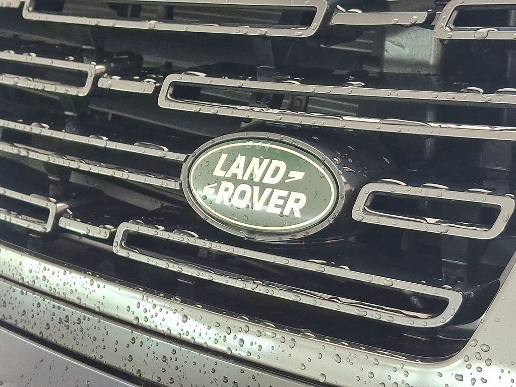 2023 Land Rover Range Rover SE 32