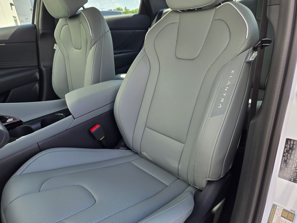 Thumbnail: 2025 Hyundai Elantra - 17