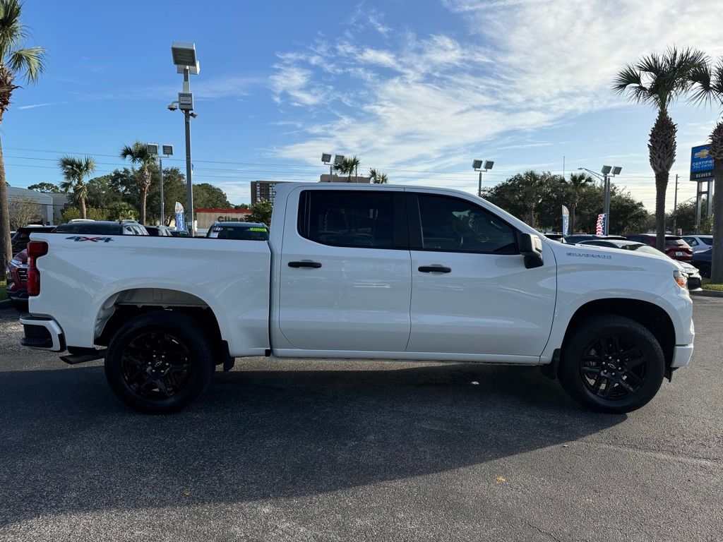 2024 Chevrolet Silverado 1500 Custom 9