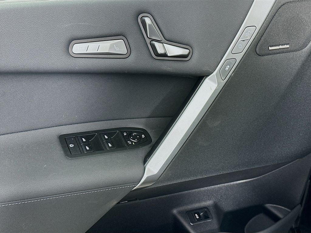 Thumbnail: 2026 BMW iX - 20