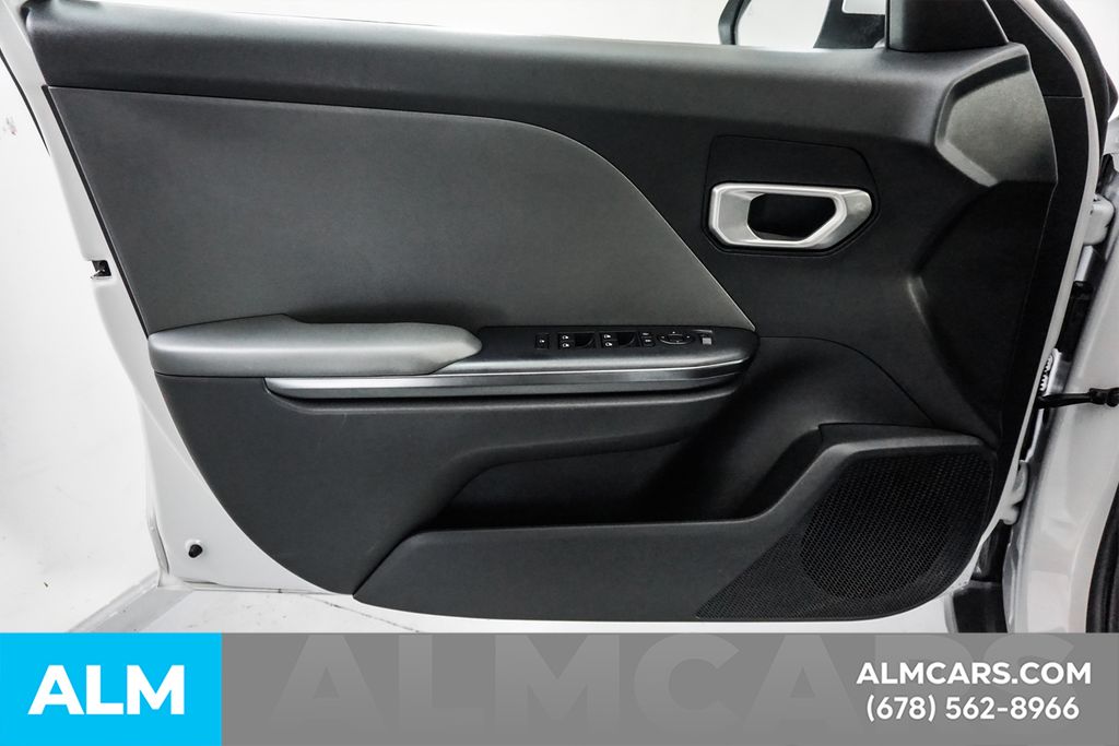 Used 2025 White Kia LXS image 44