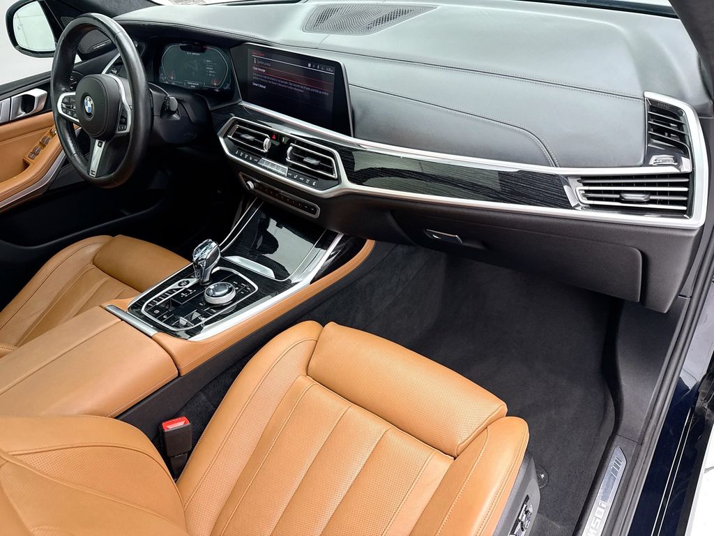 Thumbnail: 2021 BMW X7 - 16