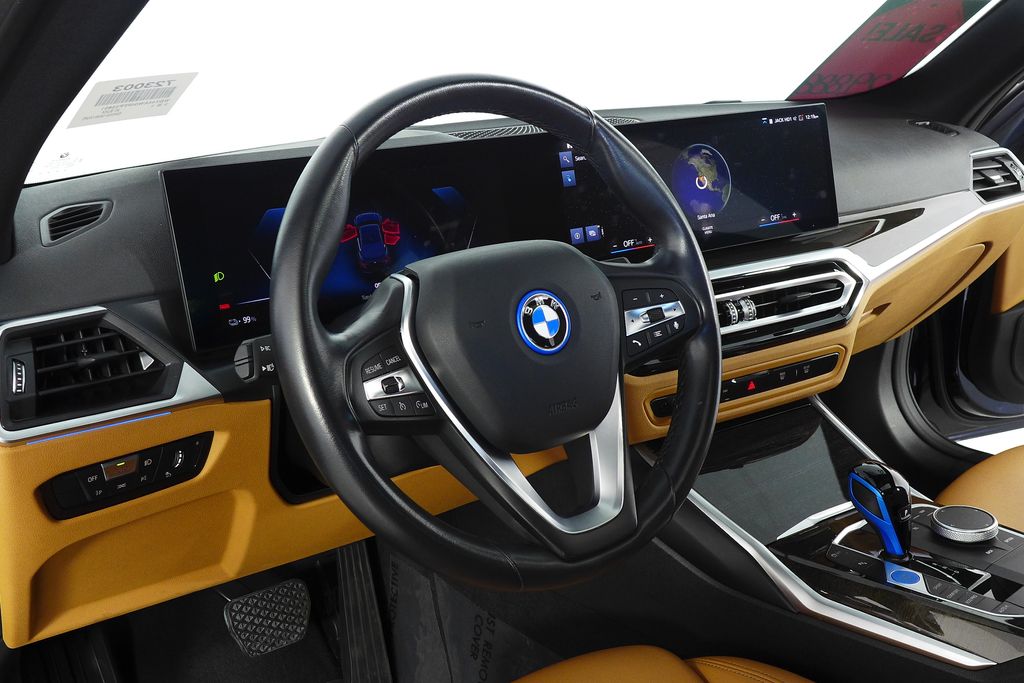 Thumbnail: 2023 BMW i4 - 31