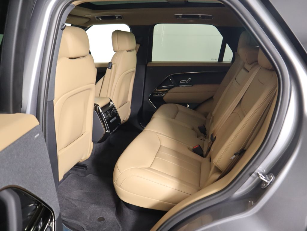 2025 Land Rover Range Rover Sport SE 22