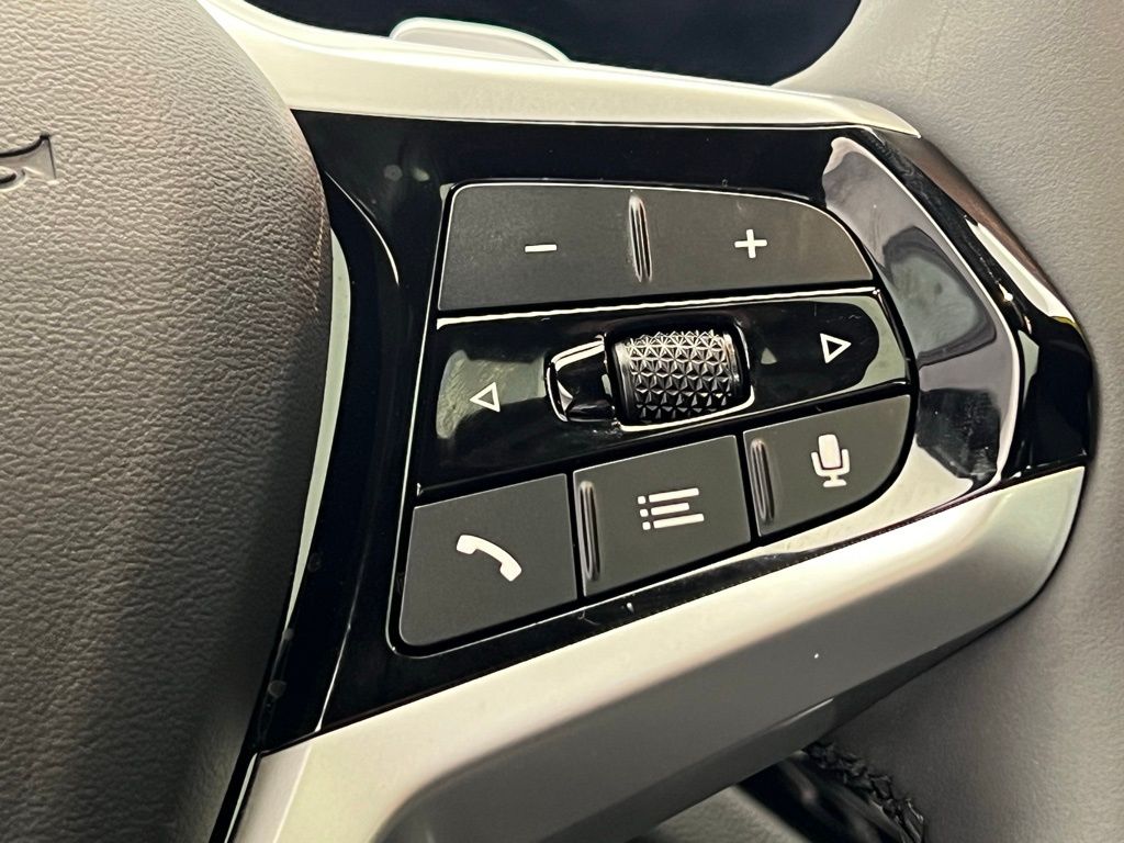 Thumbnail: 2025 BMW 3 Series - 18